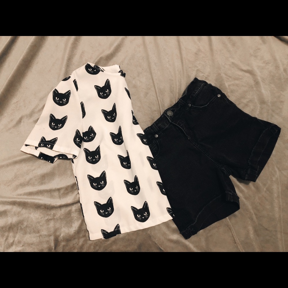 Black Cat Boxy blouse